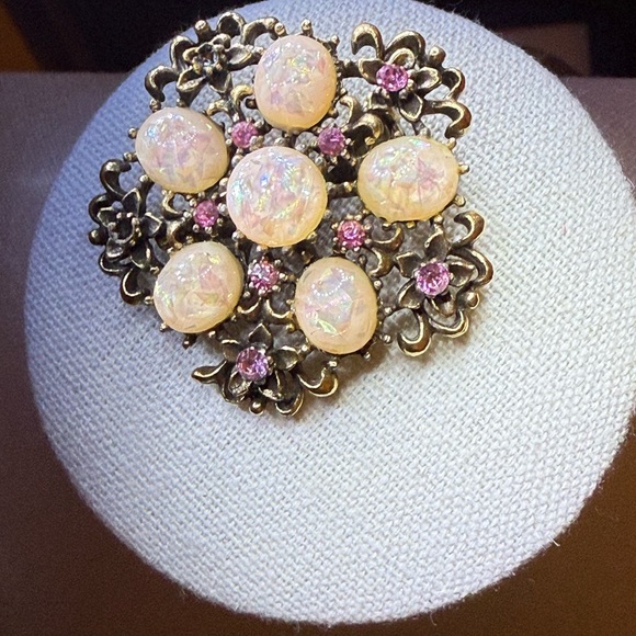 Vintage Signed Coro Brooch, Pink Rhinestones and Glass Opalite - Picture 1 of 3